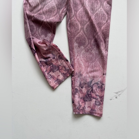 Evolution and Creation Yoga Pants - Pink/Purple
Size: Medium - Picture 2 of 8